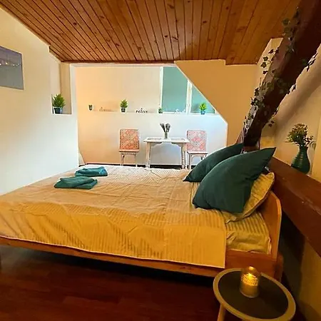 Apartment Sea Breeze Old Town *