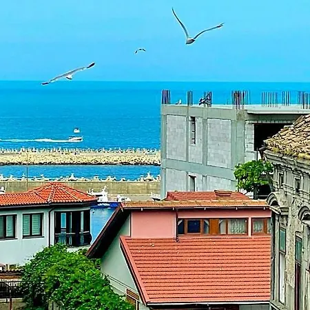 Apartment Sea Breeze Old Town