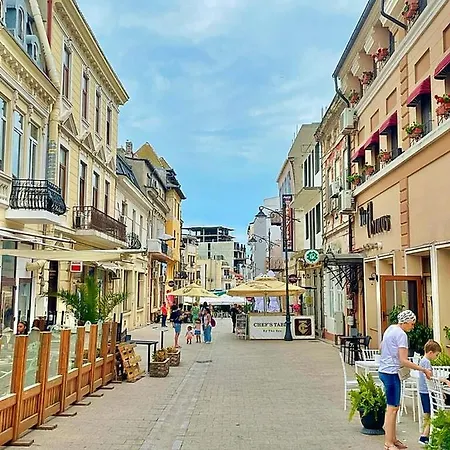 Sea Breeze Old Town * Constanta