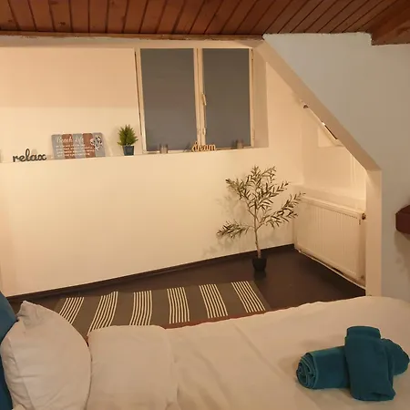 Sea Breeze Old Town Apartment